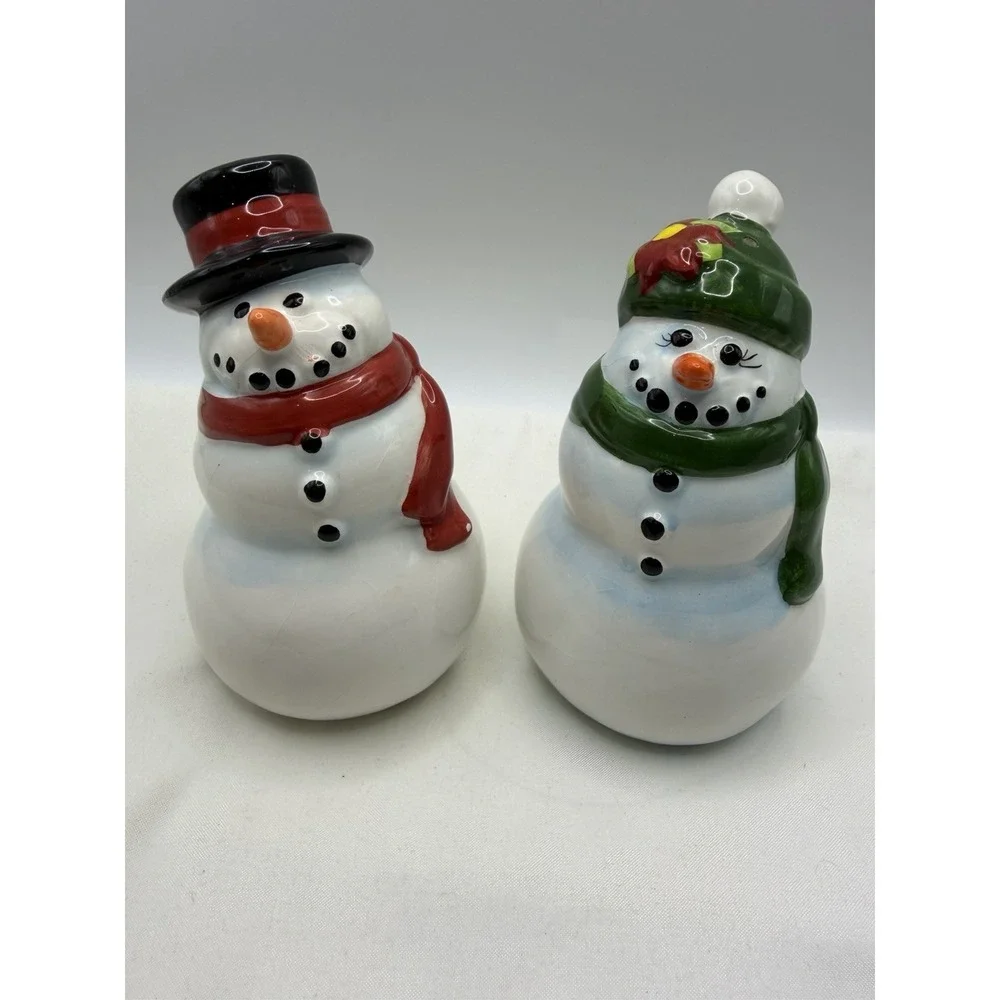 Christmas Snowmen Salt & Pepper Shakers. 2004 Edition Publix Promotion Vintage